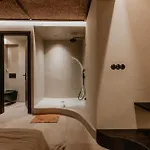 Onym Curated Pláka
