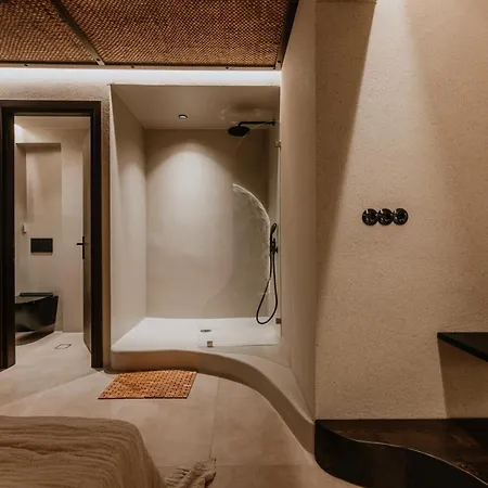 Onym Curated Плака