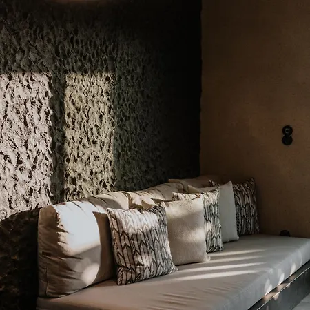 Onym Curated * Плака