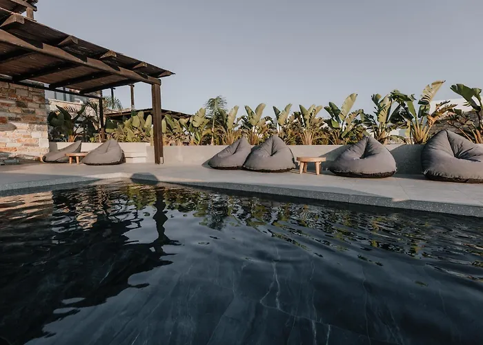 Villa Onym Curated *