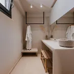Onym Curated Villa Pláka