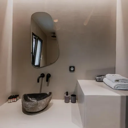 Onym Curated *