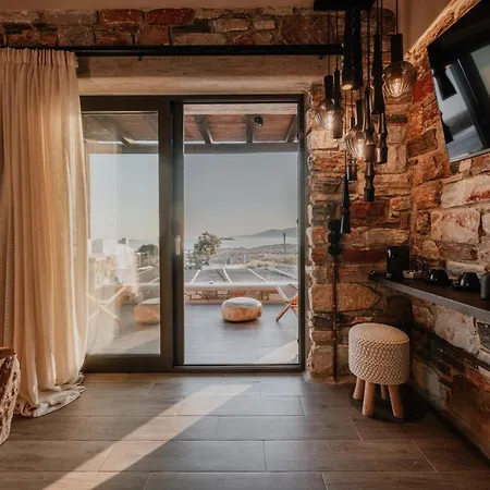 Onym Curated Plaka (Naxos)