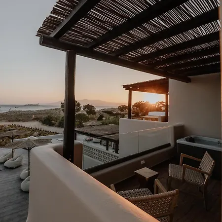 Villa Onym Curated