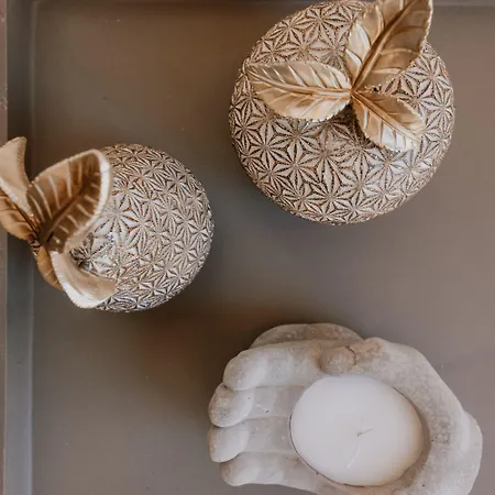 Onym Curated Villa Pláka