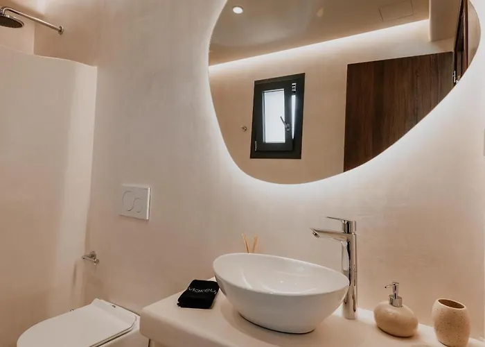 Onym Curated Plaka (Naxos)