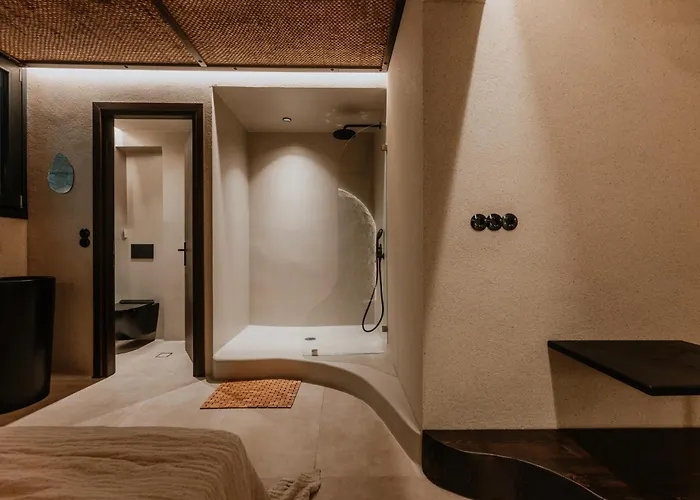 Onym Curated Plaka (Naxos)