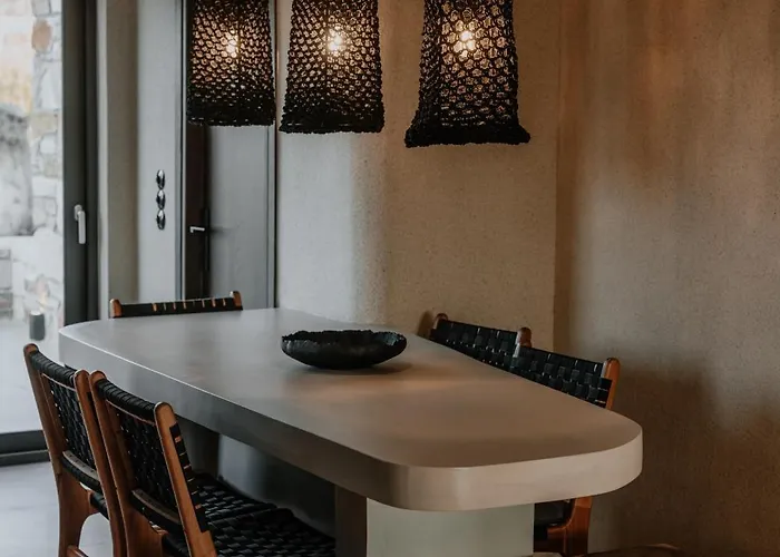 Onym Curated Plaka (Naxos)